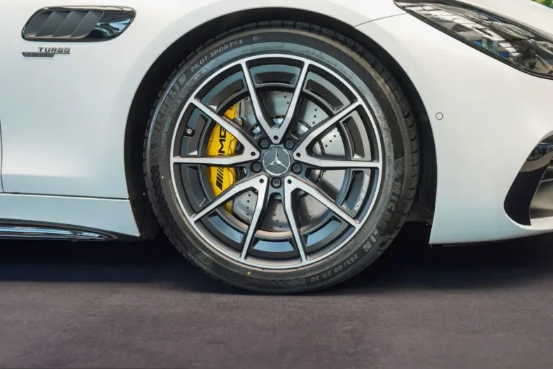 Mercedes-Benz AMG GT (Clasa GT) din 2025 cu 6.219 km - oferta MER229235 - foto 3