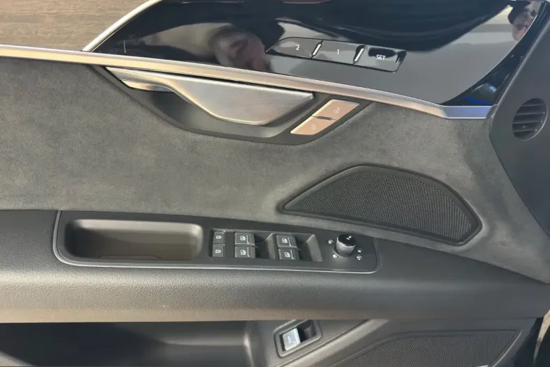 Audi A8 din 2022 cu 76.442 km - oferta AUD229237 - foto 29