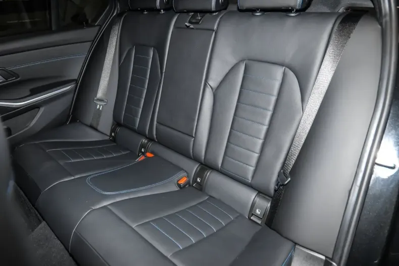 BMW 330 (Seria 3) din 2025 cu 26.900 km - oferta BMW229238 - foto 16