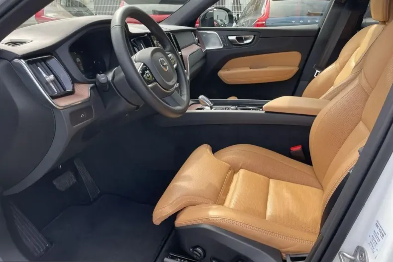Volvo XC60 din 2025 cu 31.640 km - oferta VOL229242 - foto 10