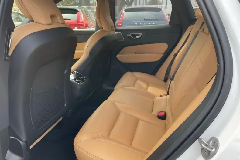 Volvo XC60 din 2025 cu 31.640 km - oferta VOL229242 - foto 14