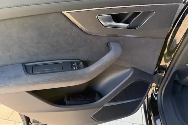 Audi RSQ8 din 2025 cu 5.100 km - oferta AUD229244 - foto 17