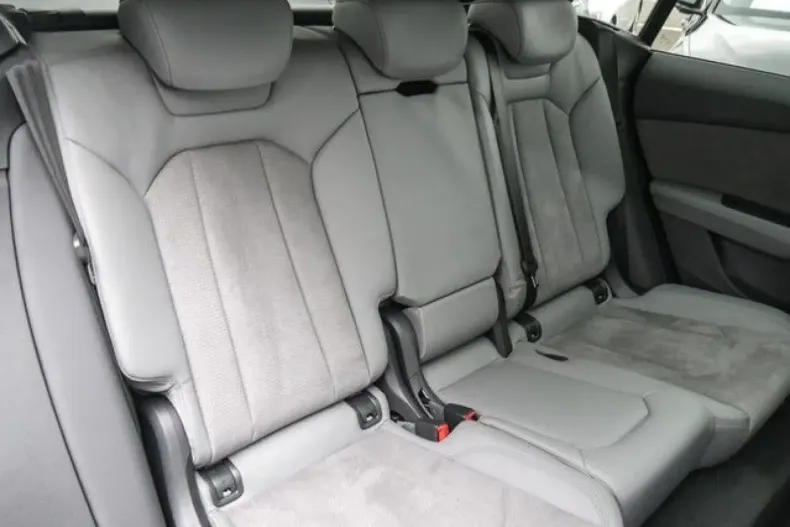 Audi Q8 din 2021 cu 71.837 km - oferta AUD229259 - foto 4
