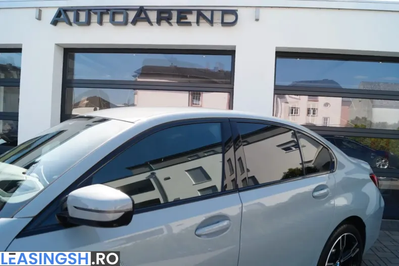 BMW 330 (Seria 3) din 2025 cu 14.637 km - oferta BMW229265 - foto 9