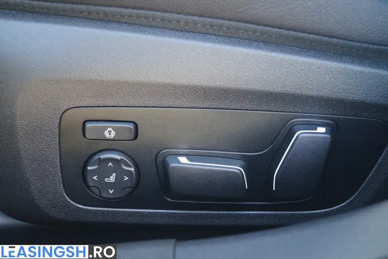 BMW 330 (Seria 3) din 2025 cu 14.637 km - oferta BMW229265 - foto 25