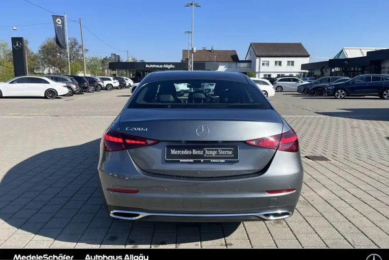 Mercedes-Benz C 200 (Clasa C) din 2024 cu 7.400 km - oferta MER229281 - foto 4