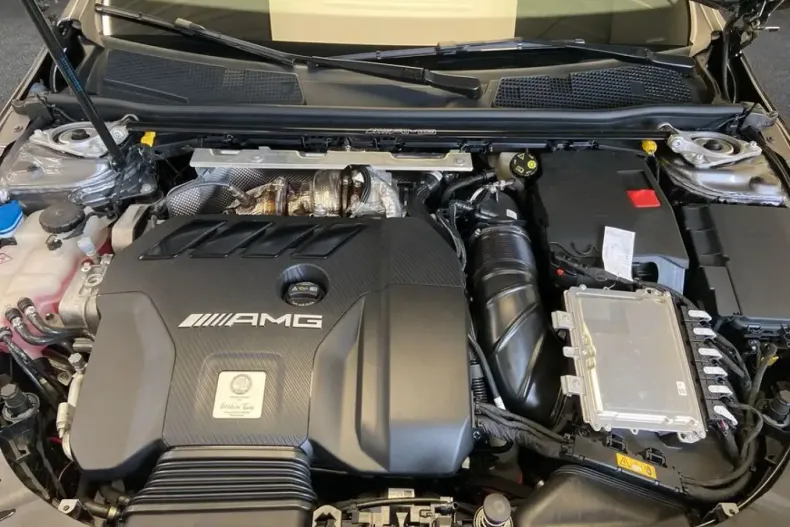 Mercedes-Benz CLA 45 AMG (Clasa CLA) din 2025 cu 3.282 km - oferta MER229283 - foto 8
