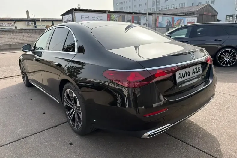 Mercedes-Benz E 220 (Clasa E) din 2024 cu 18.000 km - oferta MER229288 - foto 6