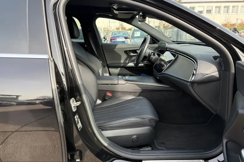 Mercedes-Benz E 220 (Clasa E) din 2024 cu 18.000 km - oferta MER229288 - foto 11
