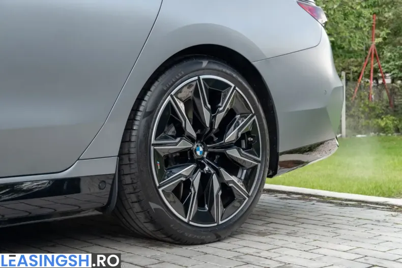 BMW M760 (Seria 7) din 2025 cu 18.100 km - oferta BMW229293 - foto 9