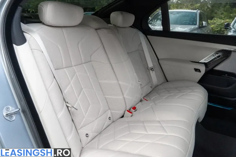 BMW M760 (Seria 7) din 2025 cu 18.100 km - oferta BMW229293 - foto 28
