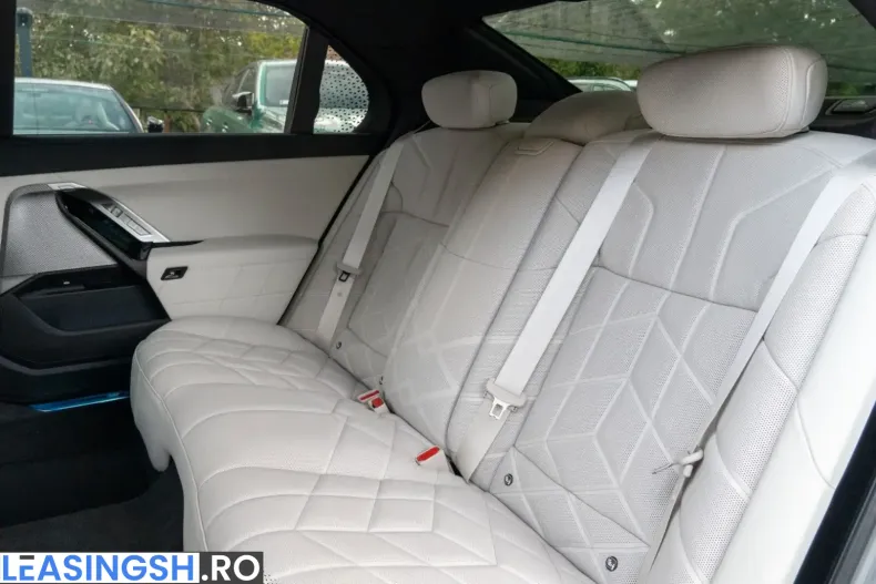 BMW M760 (Seria 7) din 2025 cu 18.100 km - oferta BMW229293 - foto 29