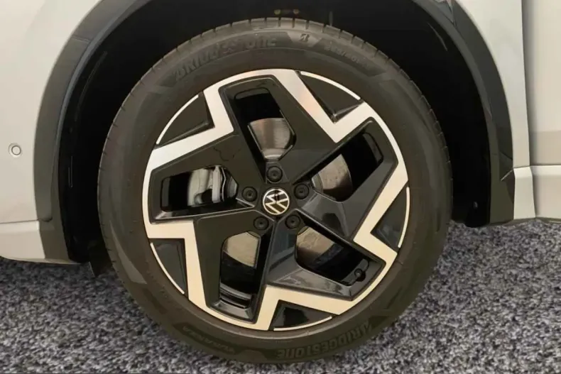 Volkswagen Tiguan din 2025 cu 16.800 km - oferta VOL229299 - foto 4