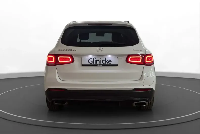 Mercedes-Benz GLC 300 (Clasa GLC) din 2023 cu 26.700 km - oferta MER229309 - foto 3