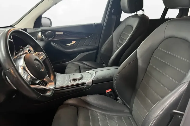 Mercedes-Benz GLC 300 (Clasa GLC) din 2023 cu 26.700 km - oferta MER229309 - foto 15