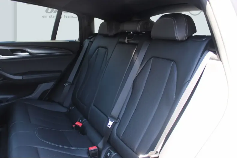 BMW X4 (Seria X) din 2025 cu 17.090 km - oferta BMW229310 - foto 9