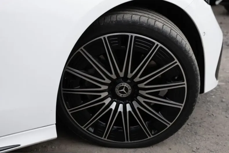 Mercedes-Benz E 200 (Clasa E) din 2025 cu 11.218 km - oferta MER229318 - foto 5