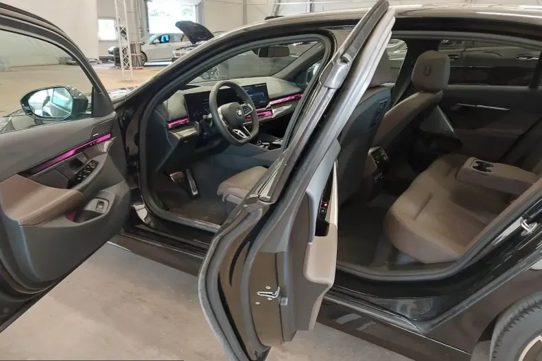 BMW 520 (Seria 5) din 2025 cu 24.958 km - oferta BMW229333 - foto 4