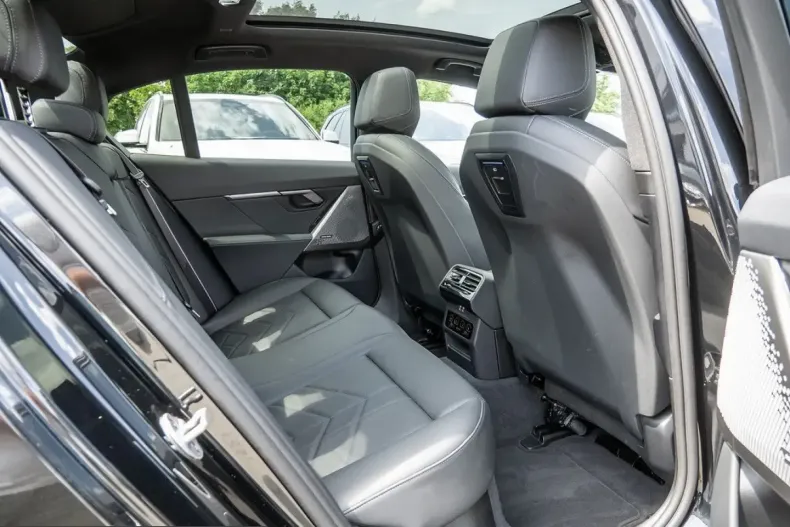 BMW 520 (Seria 5) din 2025 cu 21.407 km - oferta BMW229334 - foto 8
