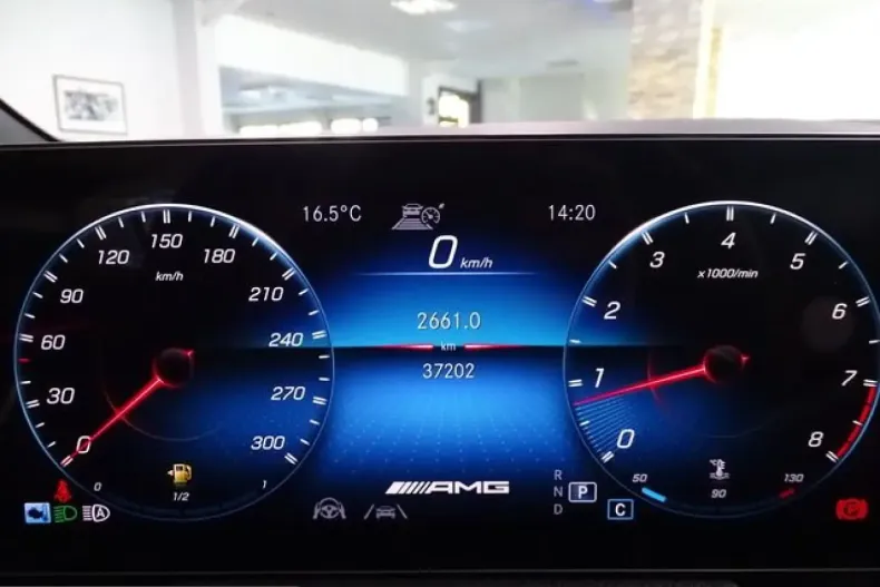 Mercedes-Benz GLA 45 AMG (Clasa GLA) din 2023 cu 37.202 km - oferta MER229336 - foto 14
