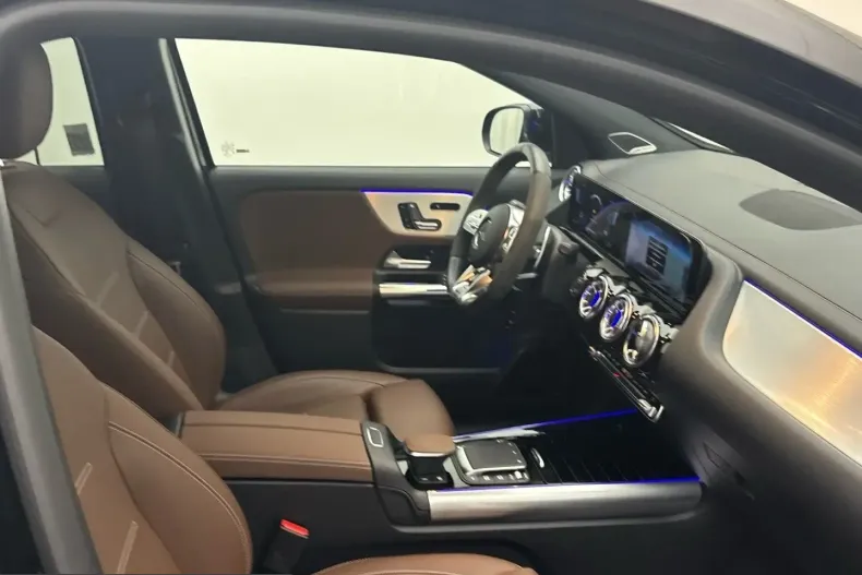 Mercedes-Benz GLA 45 AMG (Clasa GLA) din 2025 cu 4.900 km - oferta MER229337 - foto 11