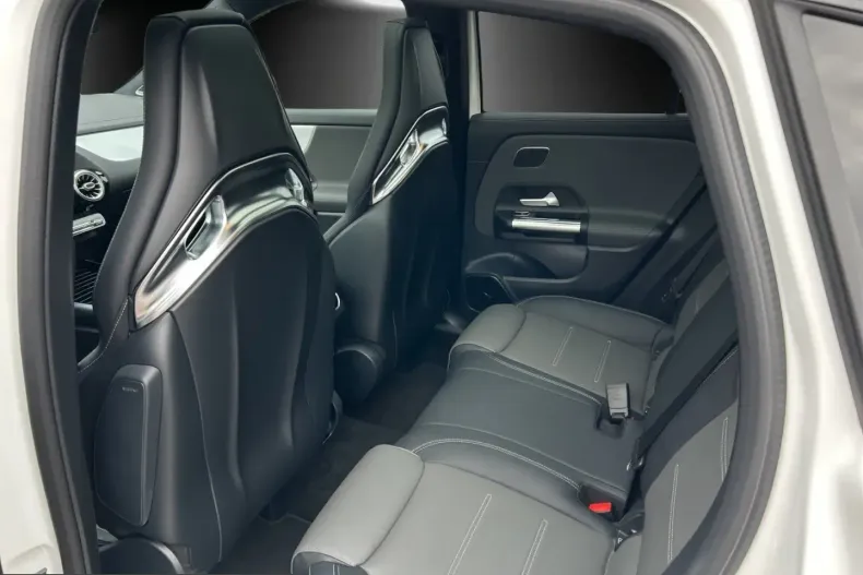 Mercedes-Benz GLA 45 AMG (Clasa GLA) din 2021 cu 28.172 km - oferta MER229339 - foto 7