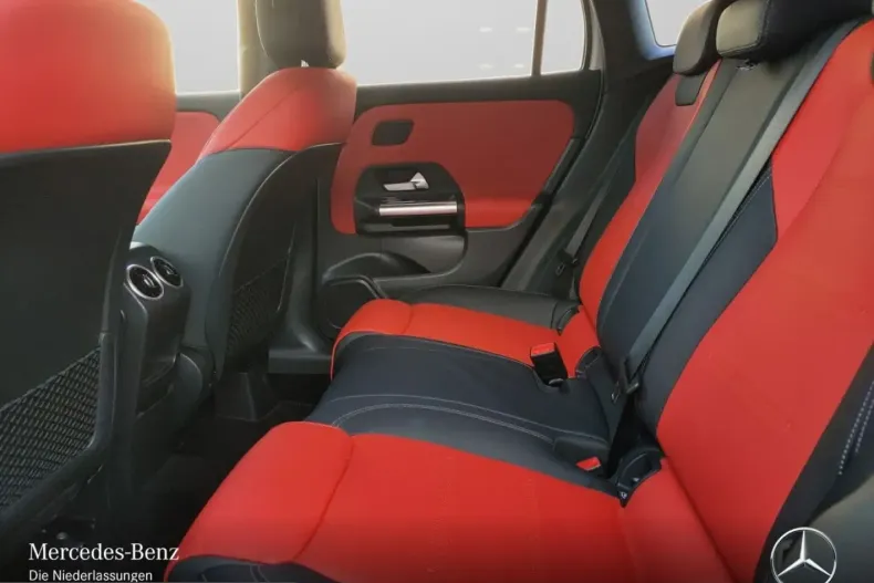 Mercedes-Benz GLA 220 (Clasa GLA) din 2025 cu 5.732 km - oferta MER229342 - foto 9