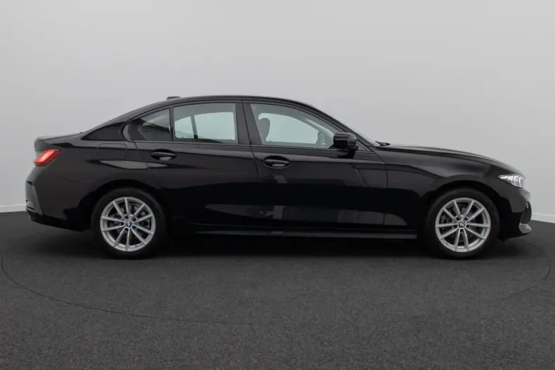 BMW 318 din 2024 cu 46.059 km - oferta BMW229345 - foto 5