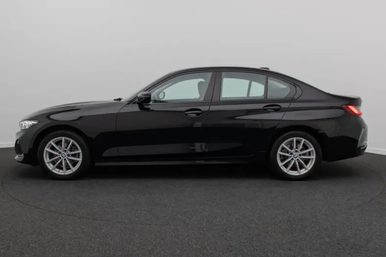 BMW 318 din 2024 cu 46.059 km - oferta BMW229345 - foto 11