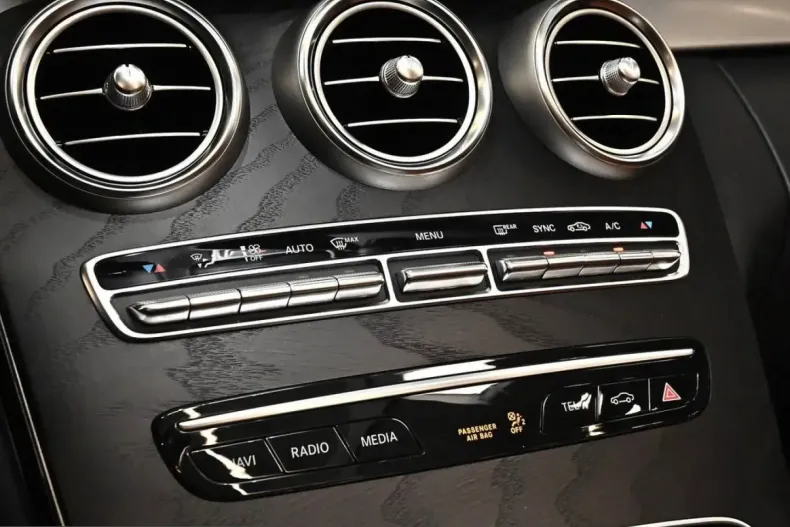 Mercedes-Benz C 300 (Clasa C) din 2022 cu 69.919 km - oferta MER229347 - foto 15