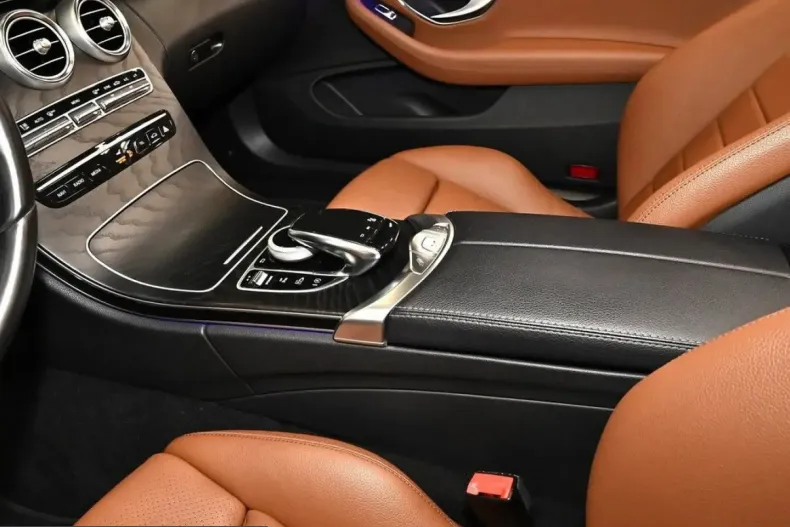 Mercedes-Benz C 300 (Clasa C) din 2022 cu 69.919 km - oferta MER229347 - foto 16