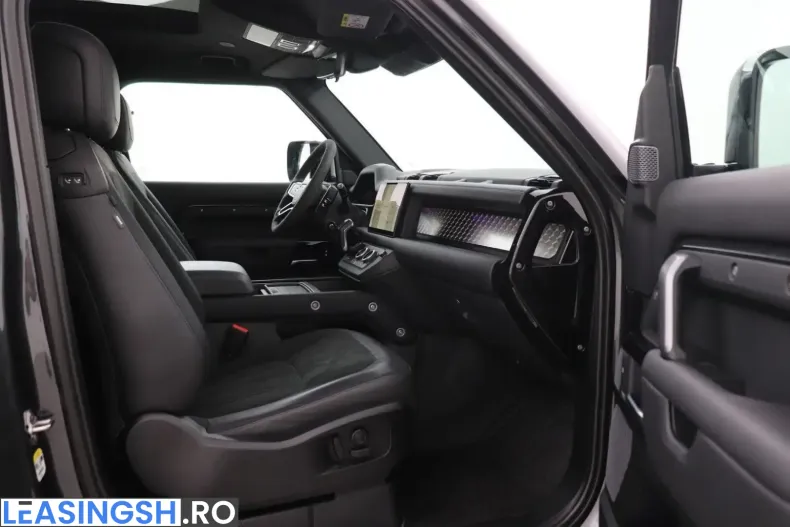 Land Rover Defender din 2023 cu 35.442 km - oferta LAN229402 - foto 5
