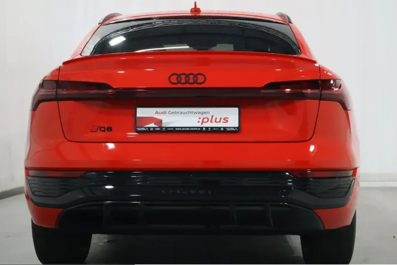 Audi Q8 din 2023 cu 77.244 km - oferta AUD229413 - foto 4