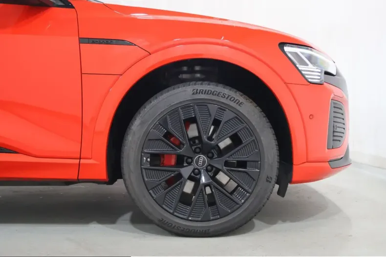 Audi Q8 din 2023 cu 77.244 km - oferta AUD229413 - foto 5