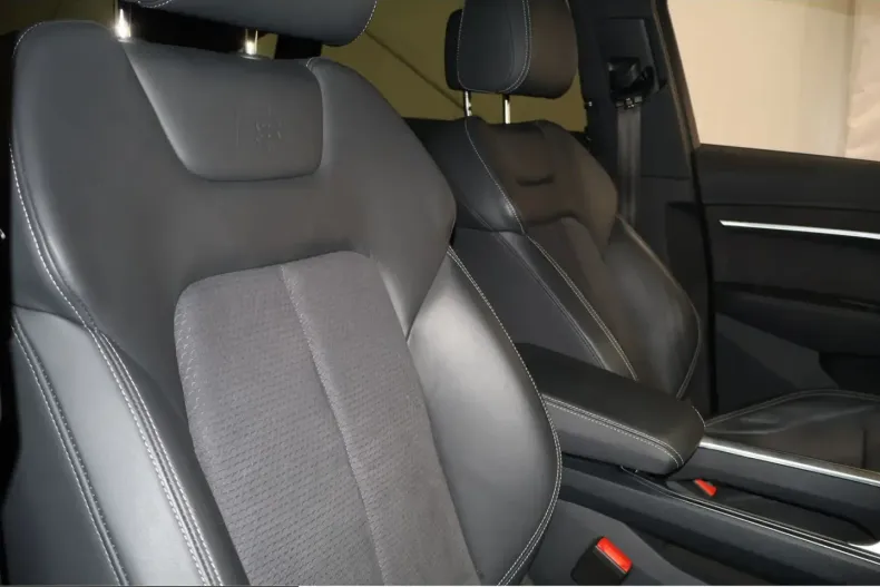 Audi Q8 din 2023 cu 77.244 km - oferta AUD229413 - foto 7