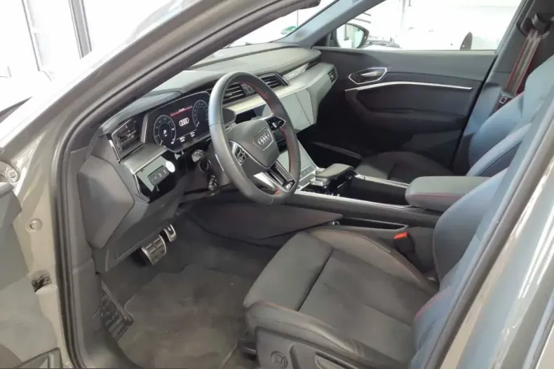 Audi Q8 din 2023 cu 30.593 km - oferta AUD229415 - foto 4