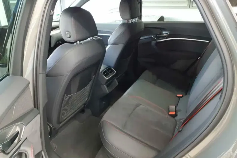 Audi Q8 din 2023 cu 30.593 km - oferta AUD229415 - foto 5