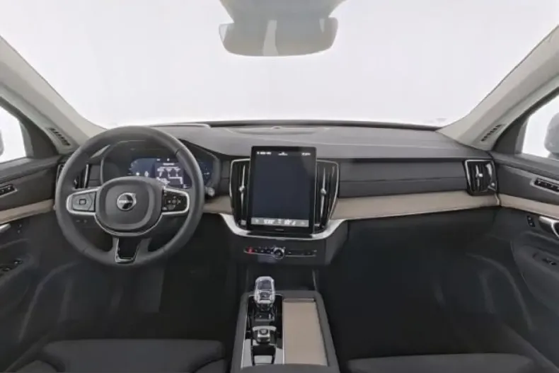 Volvo XC90 din 2025 cu 26.686 km - oferta VOL229418 - foto 3