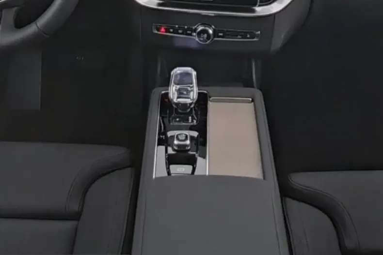Volvo XC90 din 2025 cu 26.686 km - oferta VOL229418 - foto 9