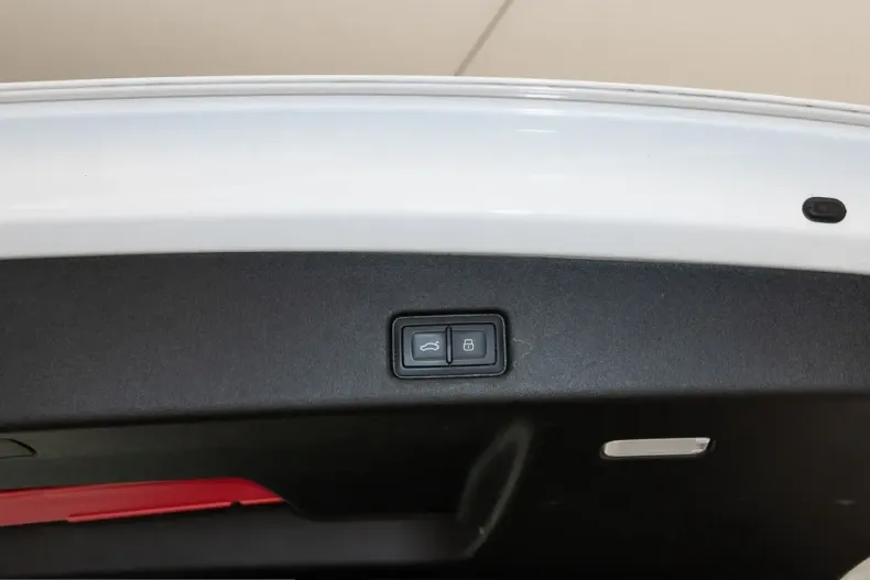 Audi Q5 din 2025 cu 6.436 km - oferta AUD229419 - foto 8
