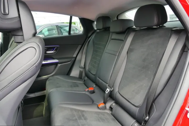 Mercedes-Benz GLC 300 (Clasa GLC) din 2025 cu 8.040 km - oferta MER229428 - foto 10