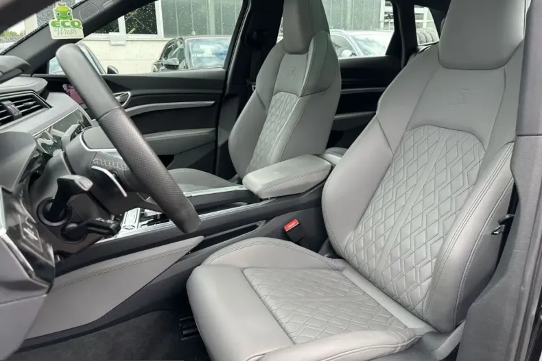 Audi Q8 din 2023 cu 44.720 km - oferta AUD229429 - foto 8