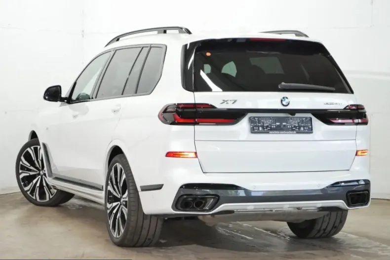 BMW X7 (Seria X) din 2025 cu 1.986 km - oferta BMW229433 - foto 3