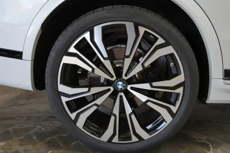 BMW X7 (Seria X) din 2025 cu 1.986 km - oferta BMW229433 - foto 5