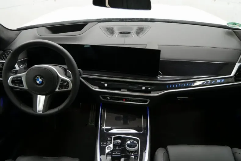 BMW X7 (Seria X) din 2025 cu 1.986 km - oferta BMW229433 - foto 8