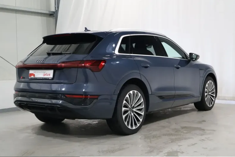 Audi Q8 din 2023 cu 32.232 km - oferta AUD229435 - foto 3