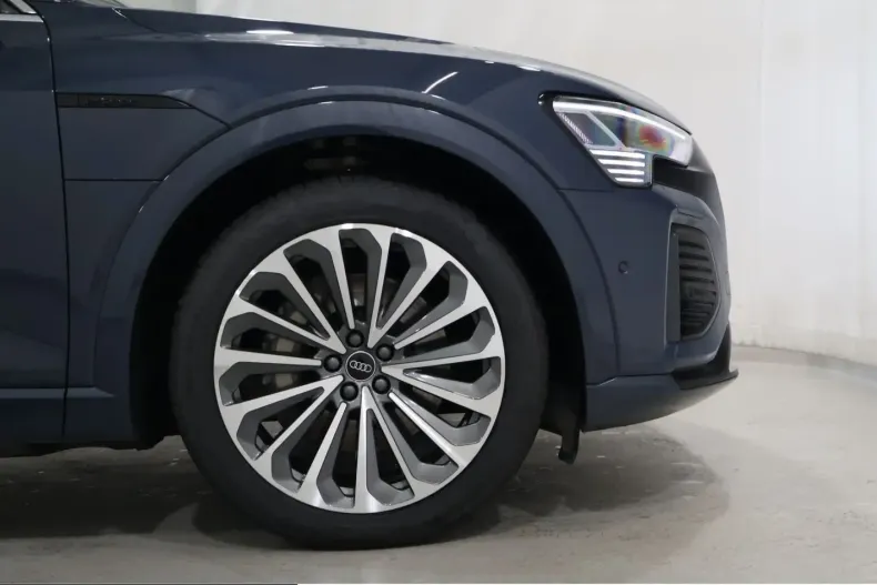 Audi Q8 din 2023 cu 32.232 km - oferta AUD229435 - foto 5