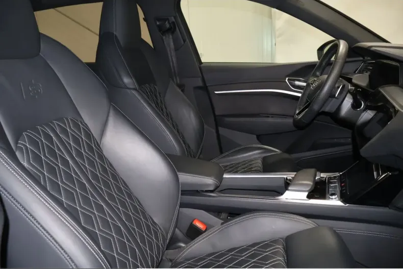 Audi Q8 din 2023 cu 32.232 km - oferta AUD229435 - foto 7