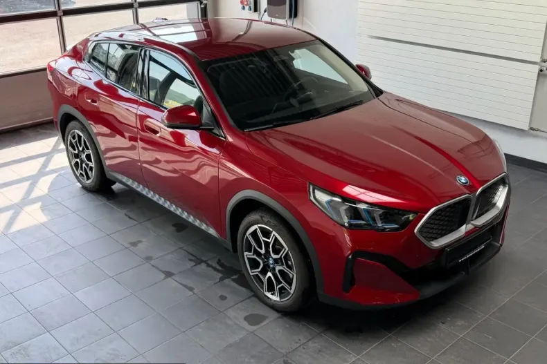 BMW iX2 (Seria X) din 2025 cu 26.980 km - oferta BMW229447 - foto 1