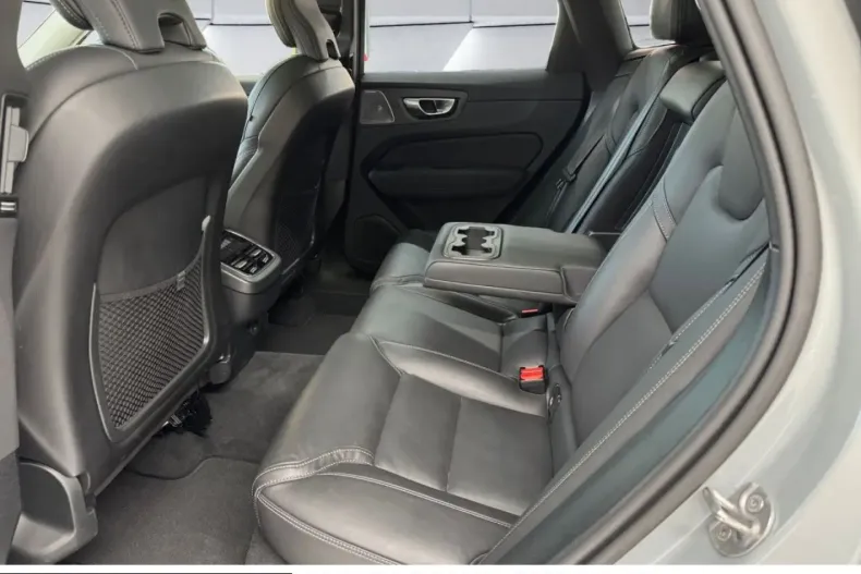 Volvo XC60 din 2025 cu 21.315 km - oferta VOL229449 - foto 6